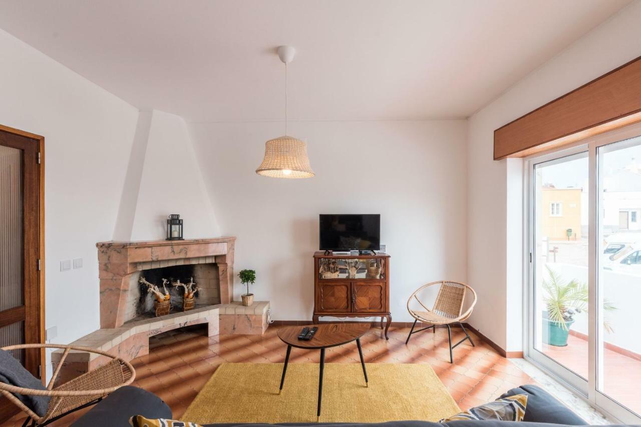 Lovelystay - 3 Bedroom Apartment In วีลา ดู บิสโป ภายนอก รูปภาพ